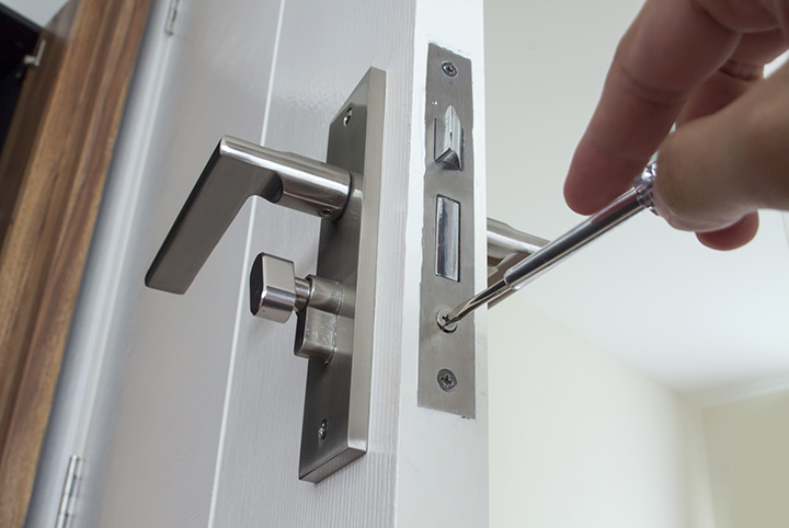 Our local locksmiths are able to repair and install door locks for properties in Warwick and the local area.